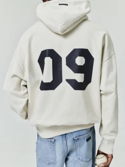 09 Classic Hoodie